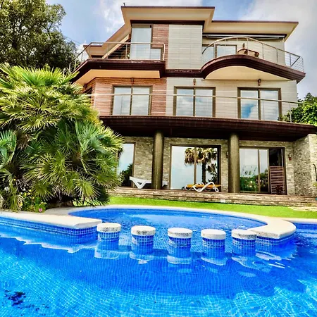 V&v Lloret- Luxury